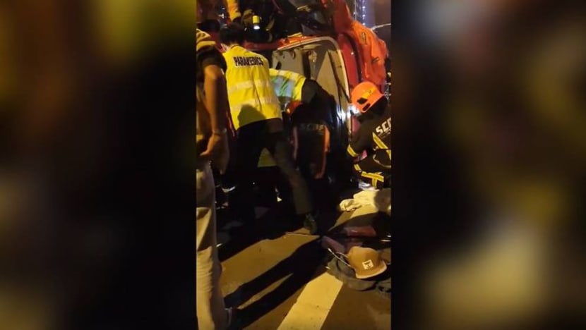 Remaja tersepit dalam lori RedMart di Ang Mo Kio