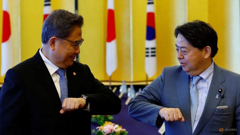 South Korea, Japan foreign ministers meet to tackle historical disputes South Korea, Japan foreign ministers meet to tackle historical disputes