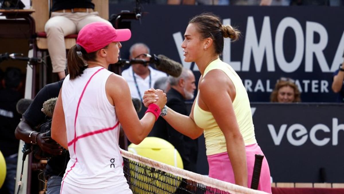 Sabalenka aims to deny Swiatek at WTA Finals, end year as number one