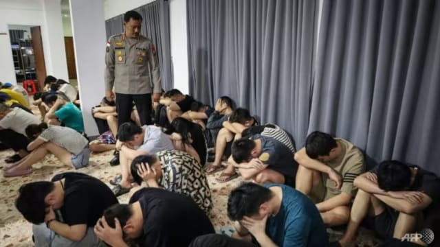 涉嫌网上爱情诈骗案 印警峇淡岛逮88中国籍男女