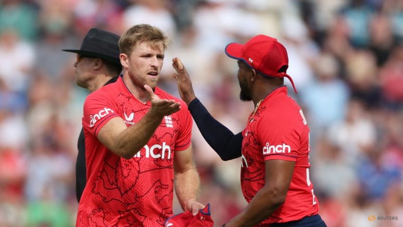 Shamsi bowls South Africa to T20 series victory over England Shamsi bowls South Africa to T20 series victory over England