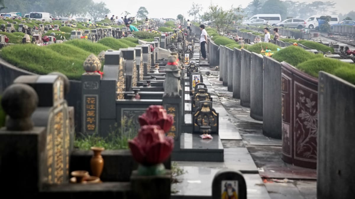 Observers of Qing Ming festival should exercise socially