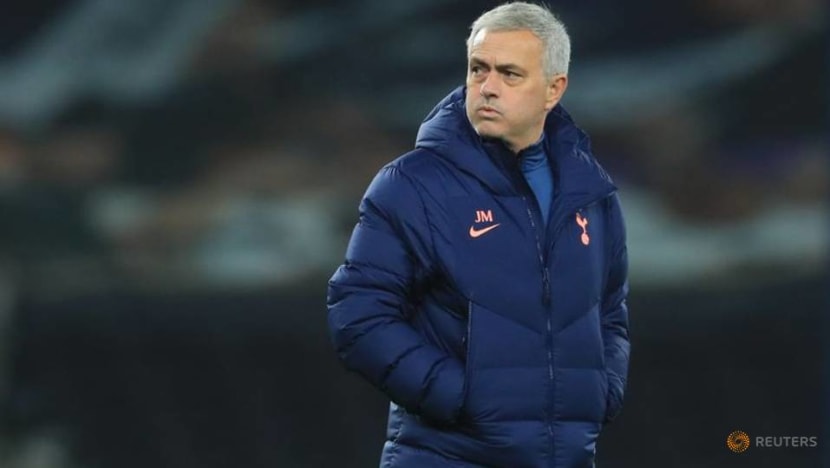 Soccer-We don't feel individual criticism, Mourinho says in support of Bergwijn Soccer-We don't feel individual criticism, Mourinho says in support of Bergwijn