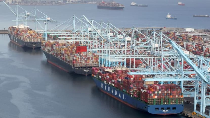 Recession lurking as US economy contracts again in the second quarter