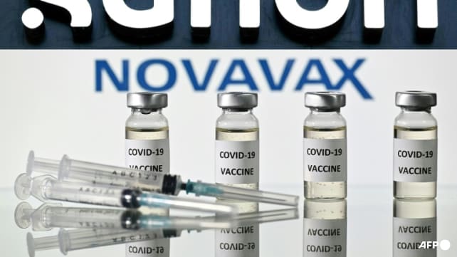 French, US drug firms team up for COVID-flu shot