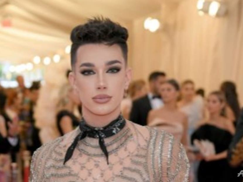 Beauty vloggers feud: 19-year-old loses 2m subscribers after row with mentor Beauty vloggers feud: 19-year-old loses 2m subscribers after row with mentor