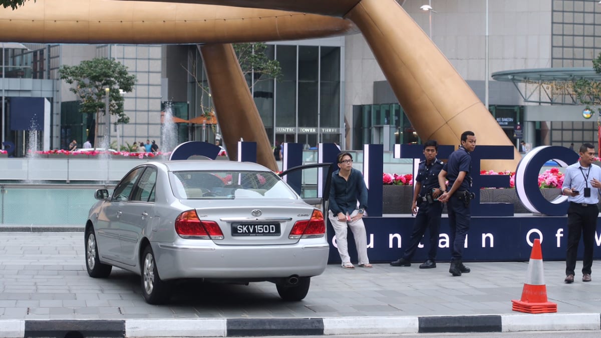 Driver arrested after accident at Suntec City’s fountain TODAY