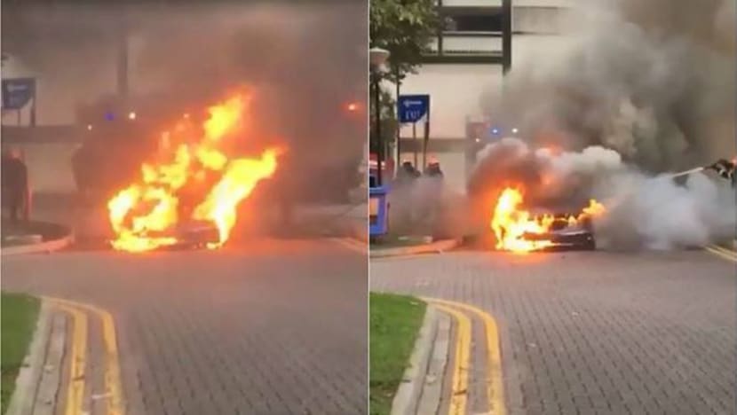 Kereta Mercedes terbakar di Tampines, saksi lapor bunyi letupan kuat