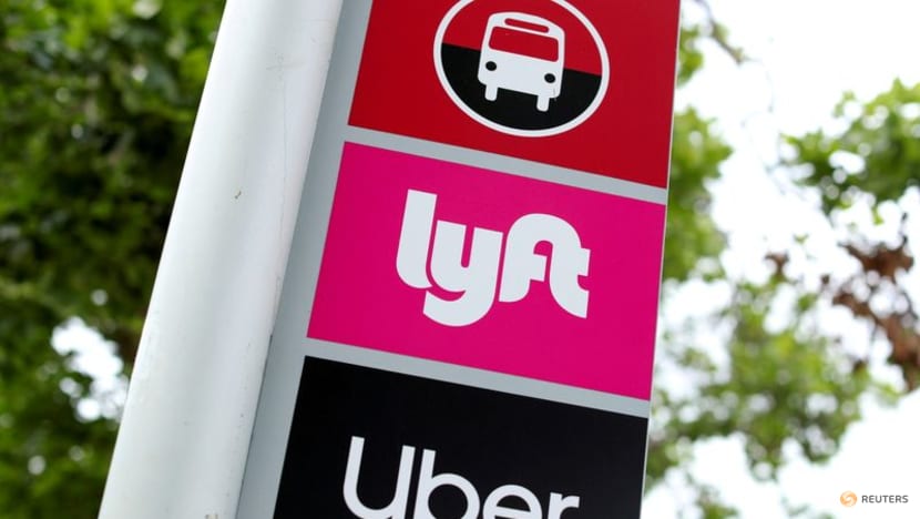 Uber, Lyft take different spending routes in race to add drivers Uber, Lyft take different spending routes in race to add drivers