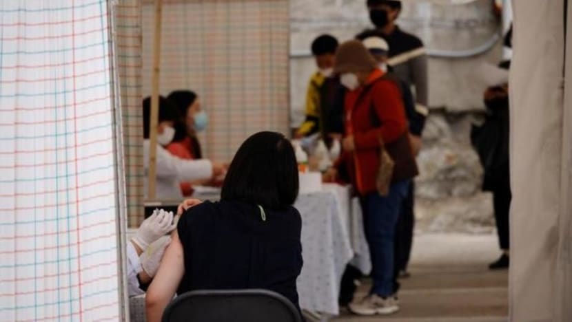 5 warga Korea Selatan maut setelah disuntik vaksin selesema 5 warga Korea Selatan maut setelah disuntik vaksin selesema