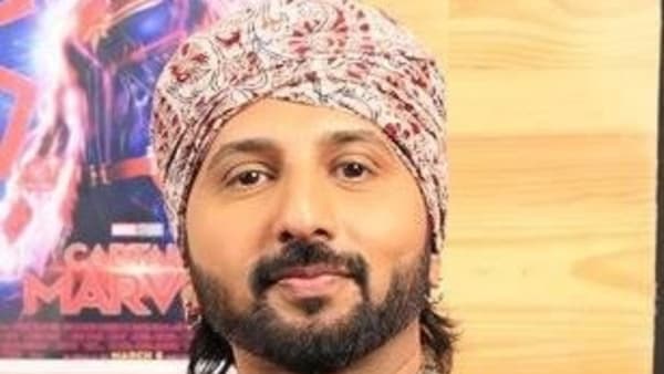 Popular Singaporean VJ-TV host Anandha Kannan dies ...