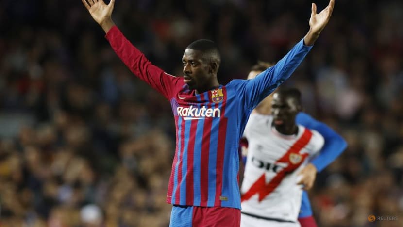Dembele re-signs with Barcelona until 2024 Dembele re-signs with Barcelona until 2024