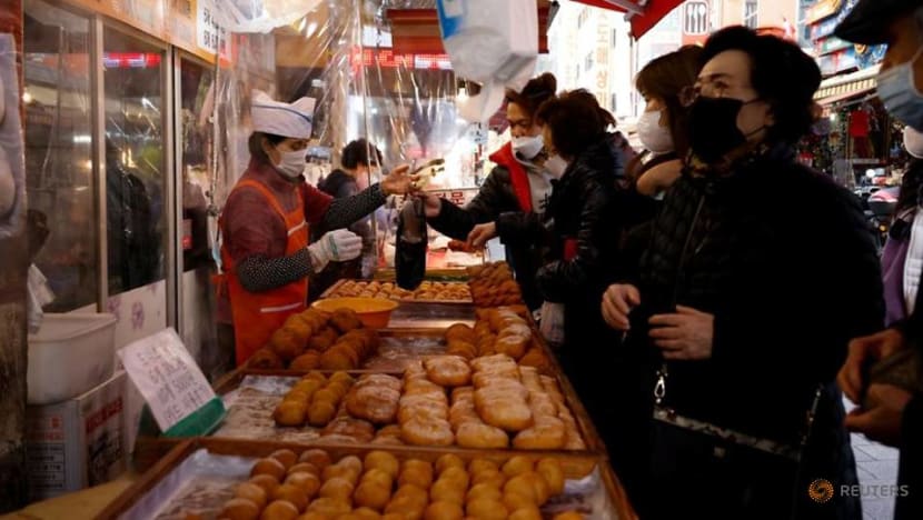 Asymptomatic and spreading, South Korea battles surge in silent COVID-19 cases Asymptomatic and spreading, South Korea battles surge in silent COVID-19 cases
