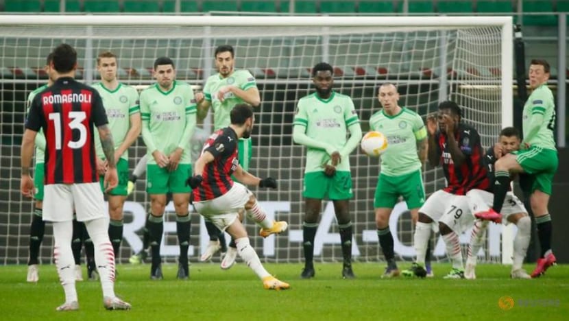 Football: Milan fight back to beat Celtic, Spurs also reach last 32 Football: Milan fight back to beat Celtic, Spurs also reach last 32