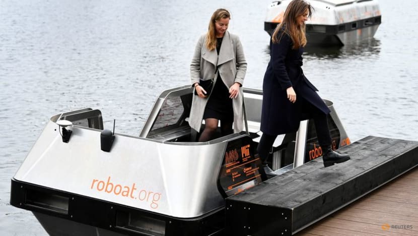 Self-driving "Roboats" ready for testing on Amsterdam's canals Self-driving "Roboats" ready for testing on Amsterdam's canals