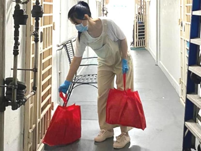Rebecca Lim hand-delivers 400 care packs to homes and frontline workers Rebecca Lim hand-delivers 400 care packs to homes and frontline workers