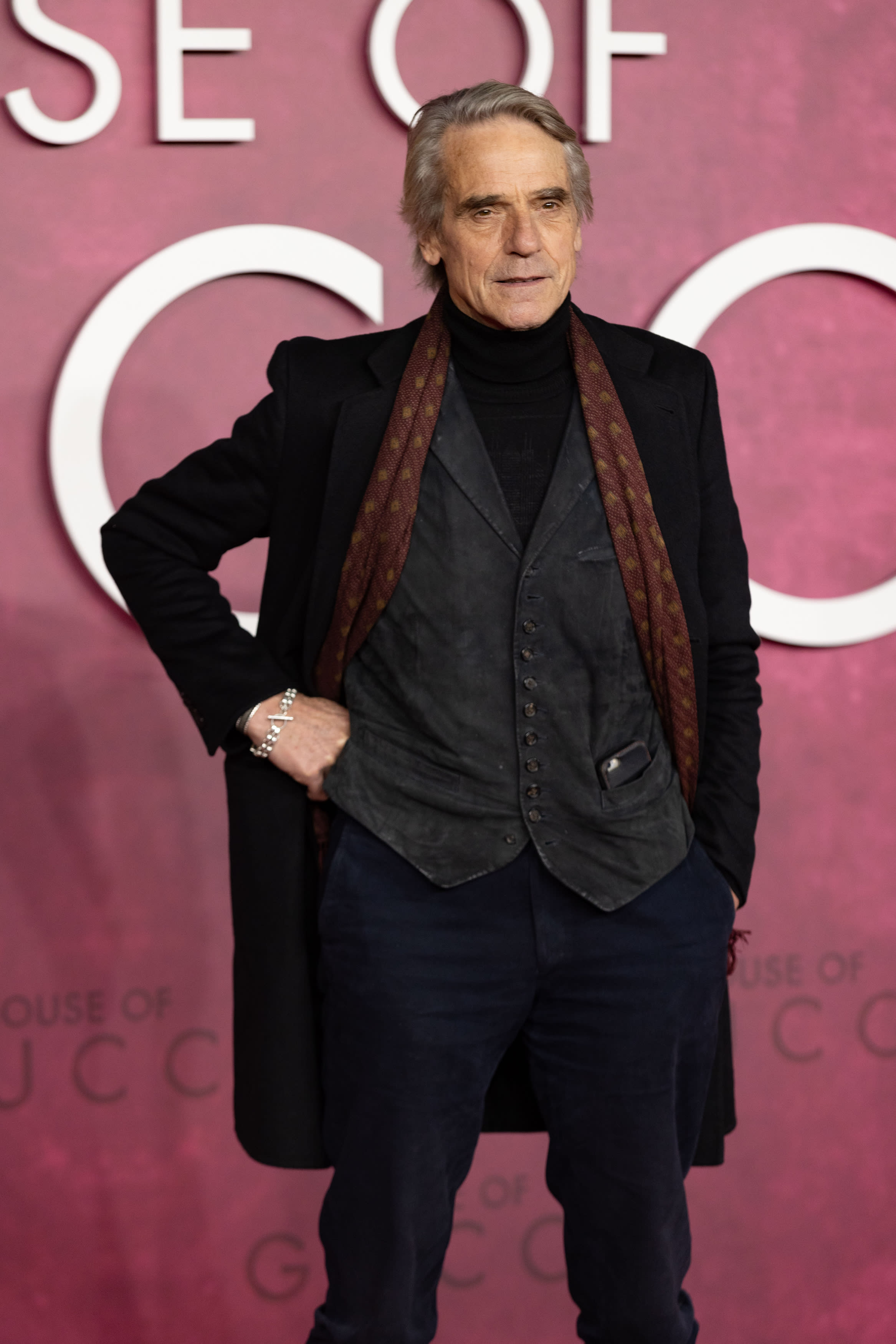 Jeremy Irons Hasn't Seen The Snyder Cut Of Justice League, But Says "It Couldn't Have Been Worse" Than Joss Whedon's Version Jeremy Irons Hasn't Seen The Snyder Cut Of Justice League, But Says "It Couldn't Have Been Worse" Than Joss Whedon's Version