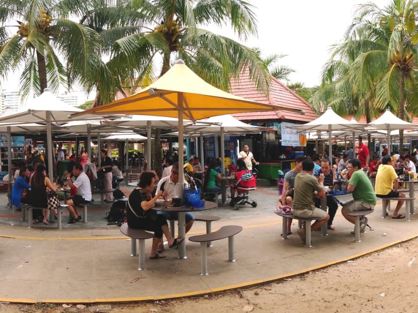 Pilot project to use hawker centre food waste to generate electricity, produce fertiliser Pilot project to use hawker centre food waste to generate electricity, produce fertiliser