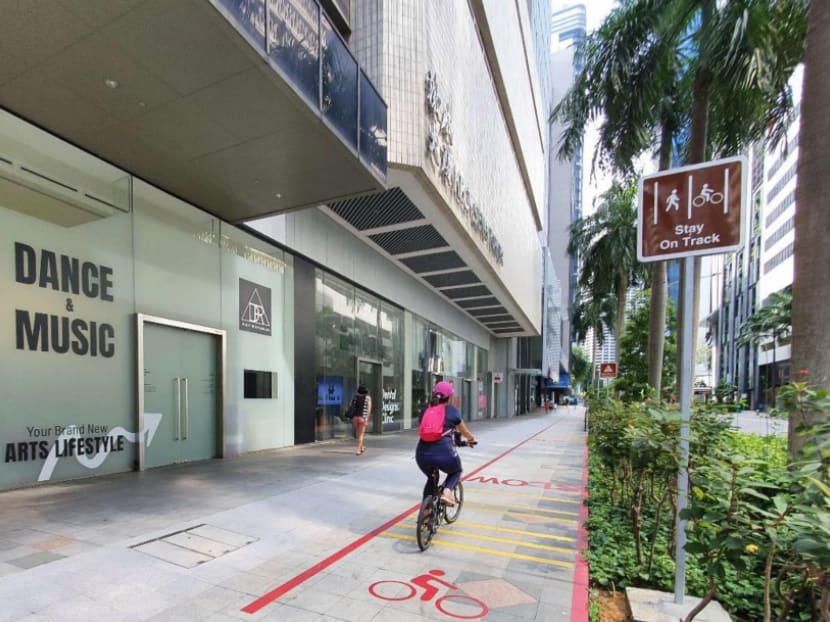 A dedicated cycling path at Cecil Street near Keck Seng Tower. A dedicated cycling path at Cecil Street near Keck Seng Tower.