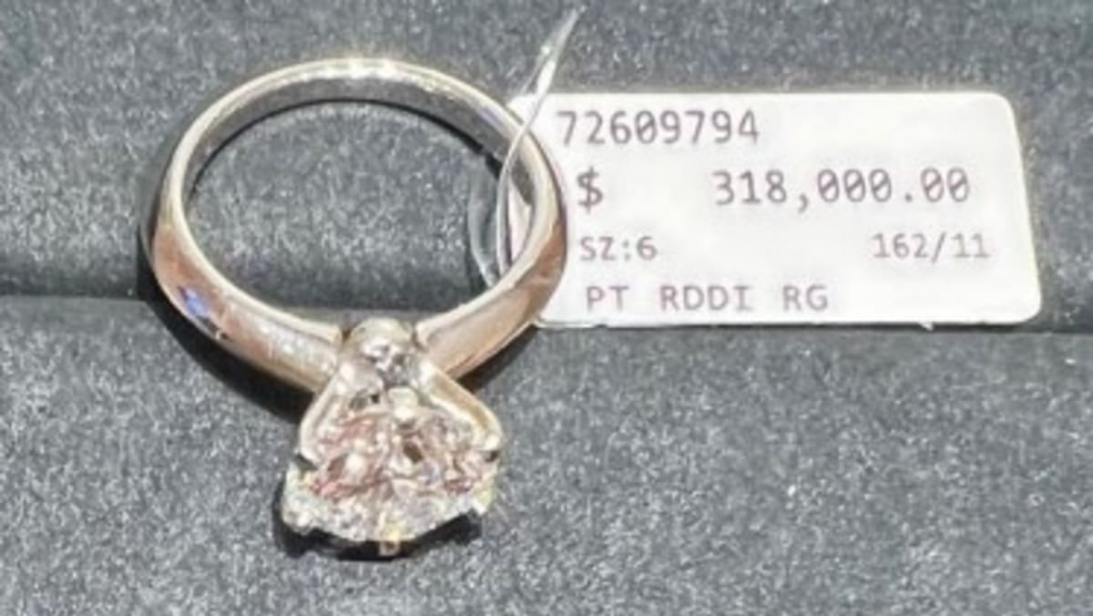 Man who allegedly swapped S 318 000 Tiffany diamond ring with replica charged with cheating TODAY