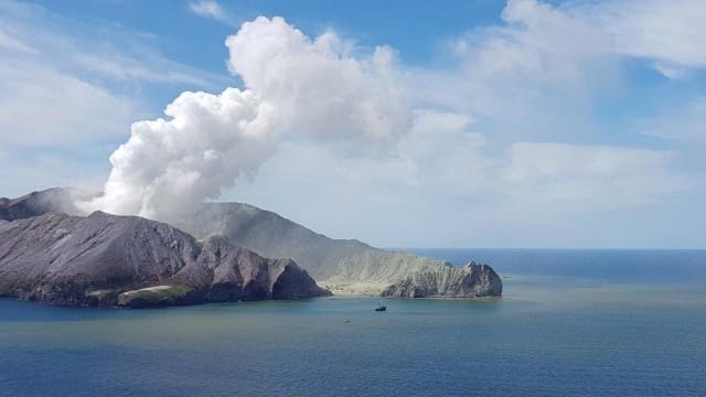 新西兰白岛火山爆发酿22人死  旅游公司被判有罪