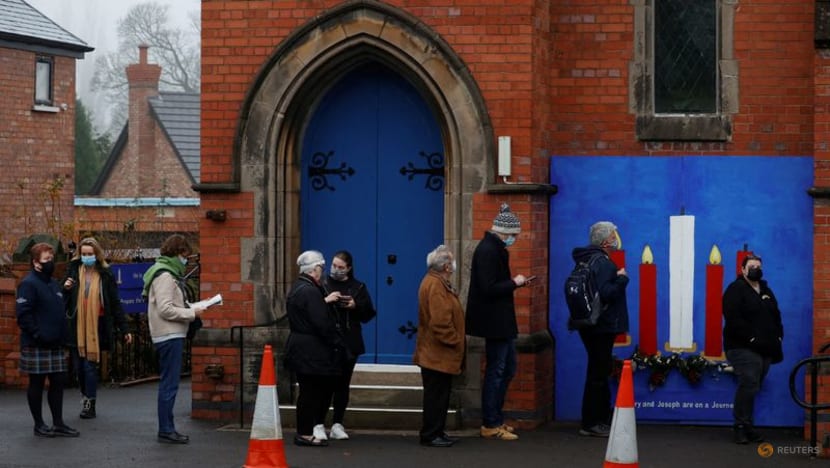 UK faces very difficult four weeks due to Omicron, health security agency says UK faces very difficult four weeks due to Omicron, health security agency says