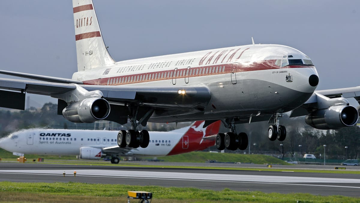 John Travolta donates his Qantas plane to Australia museum - TODAY