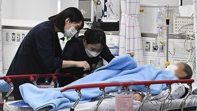 韩国医生罢工 逾百人到军队医院急诊室求医