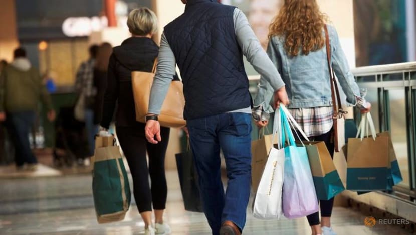 US retail sales plunge 16.4% in April amid COVID-19 closures