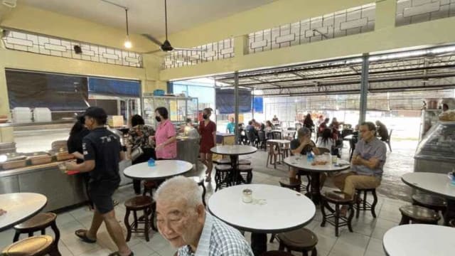 年轻员工难请 马国茶餐厅招聘银发族包吃包住 
