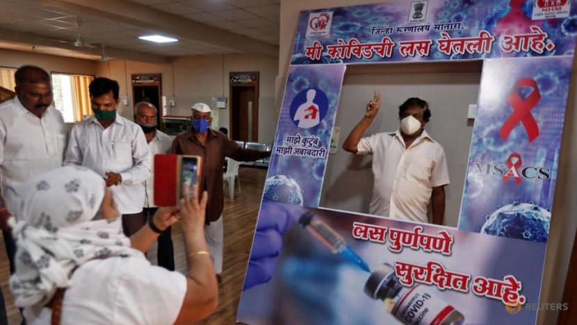 India pushes ahead with COVID-19 vaccination drive to head off new surge India pushes ahead with COVID-19 vaccination drive to head off new surge