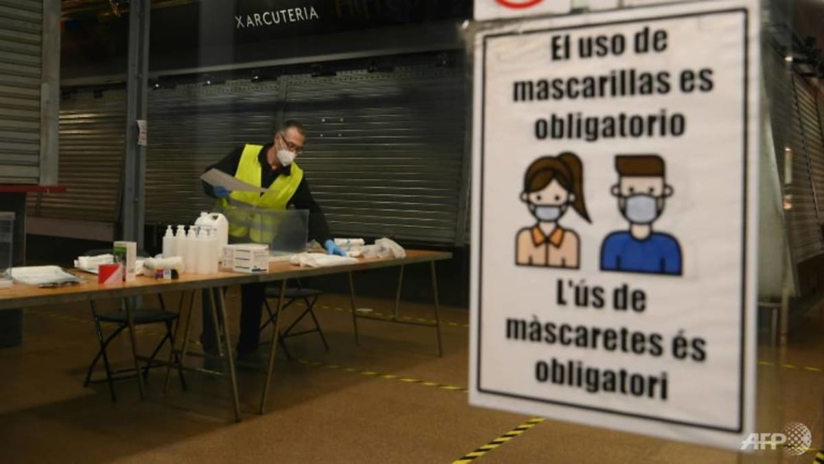 Di Spanyol, warga Catalan melakukan pemungutan suara untuk menguji dampak pandemi COVID-19 terhadap separatisme