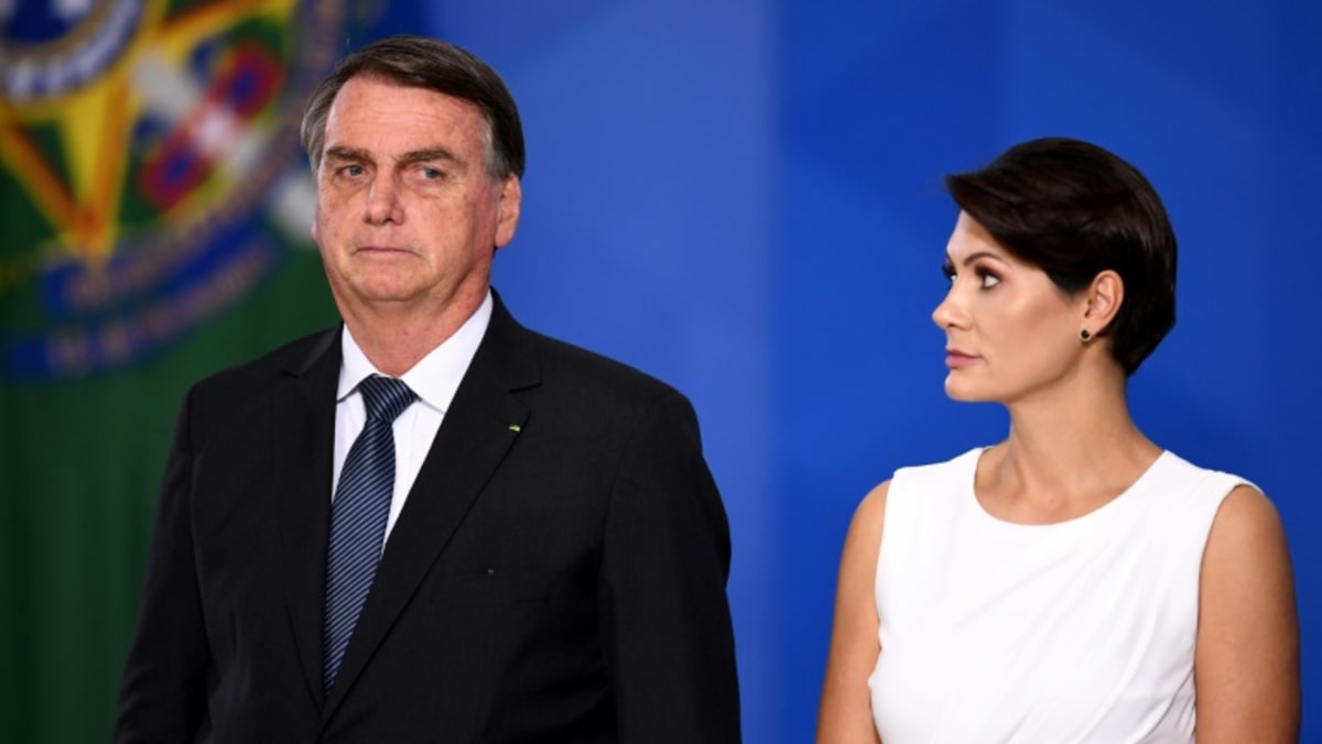 Bolsonaro declines to answer police questions in jewel scandal - Vimarsana News