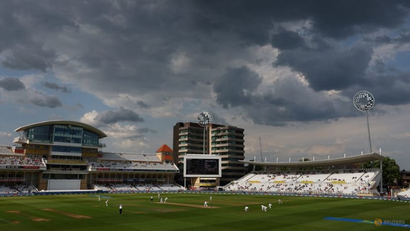 Australia inch towards Ashes test win with England 116-5 chasing 268