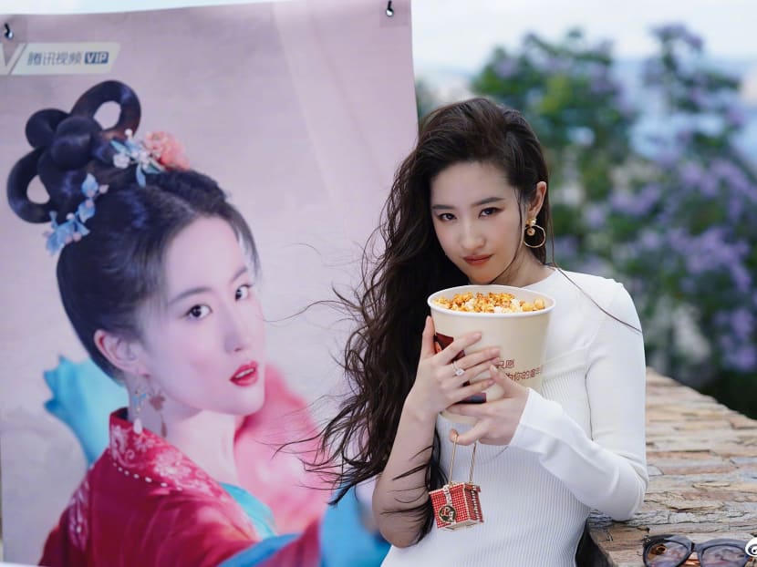 Liu Yifei Reportedly Gave Louis Vuitton Bags To The Crew Of A Dream Of Splendor When Filming Wrapped