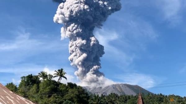 Indonesia raises alert to highest level for Ibu volcano