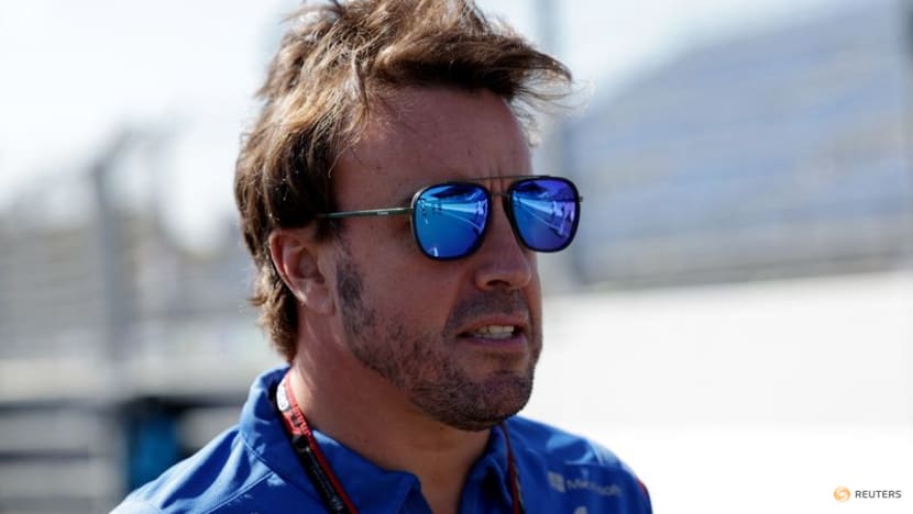 Alonso apologises to 'legend' Hamilton after Spa spat Alonso apologises to 'legend' Hamilton after Spa spat