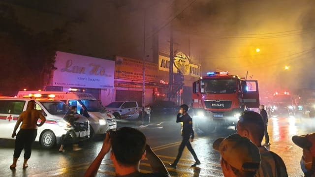 越南卡拉OK酒吧发生火患 12人丧命11人受伤