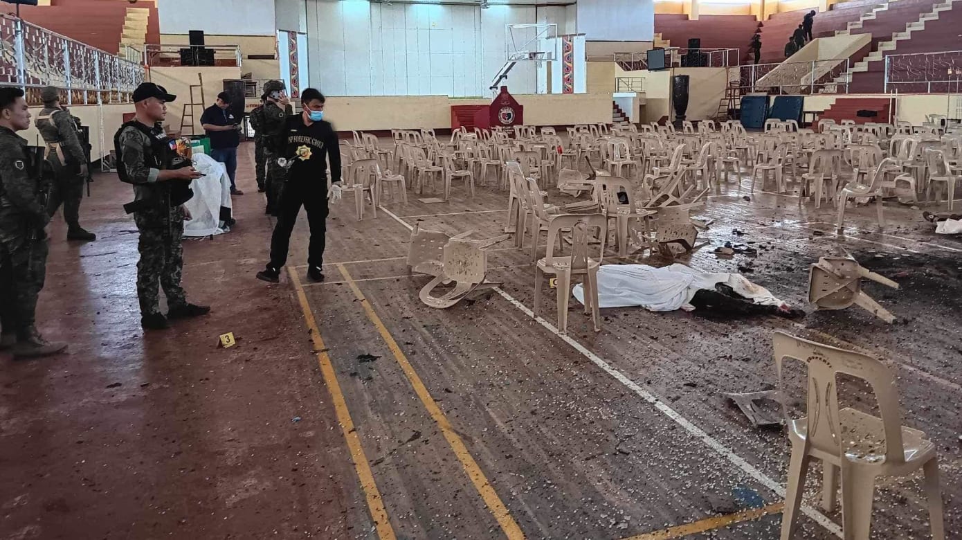 菲律宾一大学体育馆发生爆炸 造成三死数伤