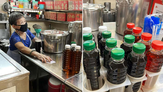 Hawker Auntie Runs 3rd-Gen Liang Teh Stall With Potent “Bitter First Sweet Last” Brews