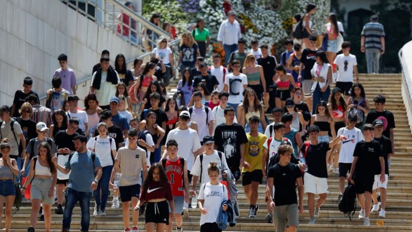 Hit by COVID-19, EU population shrinks for second year running: Eurostat Hit by COVID-19, EU population shrinks for second year running: Eurostat