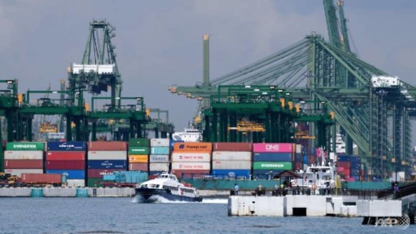 Singapore’s exports rebound 6.8% in December