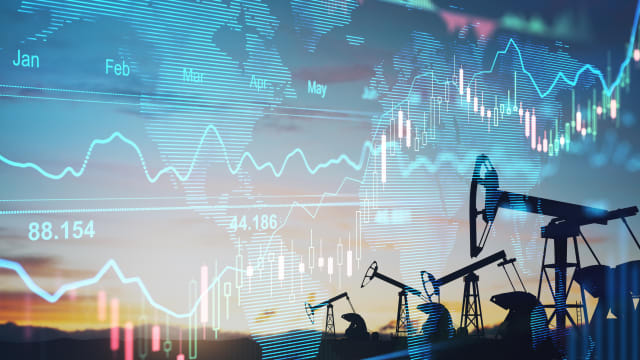 阿联酋支持提高产油量 国际原油价格应声重挫17%