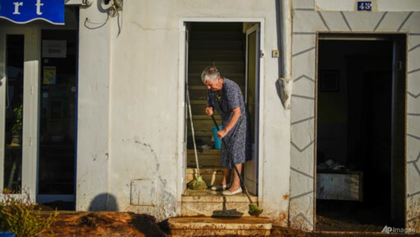 Floods sweep cars into sea, damage homes in northeast Spain Floods sweep cars into sea, damage homes in northeast Spain