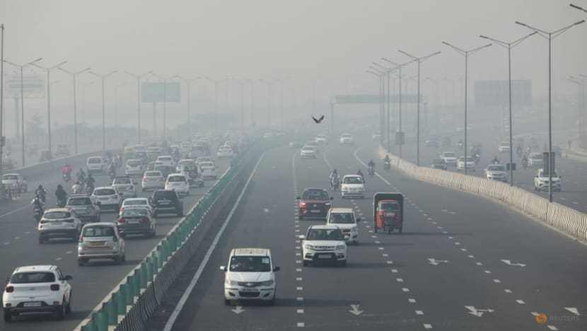New Delhi to consider curbing private vehicles to fight dangerous smog New Delhi to consider curbing private vehicles to fight dangerous smog