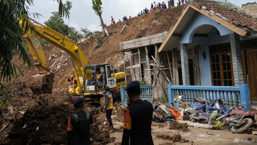 Commentary: Indonesia quake - a devastating example of how shallow earthquakes can be destructive Commentary: Indonesia quake - a devastating example of how shallow earthquakes can be destructive