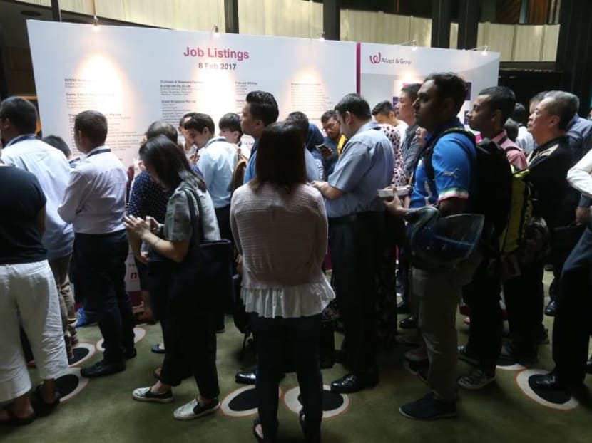 Fresh grads finding it harder to land full-time jobs: Survey