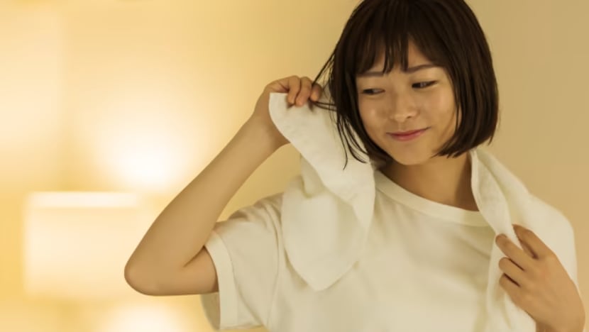 Jangan tidur jika rambut masih basah Jangan tidur jika rambut masih basah