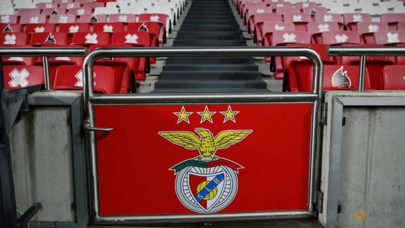 Football: Benfica report 17 COVID-19 cases, discuss postponing games Football: Benfica report 17 COVID-19 cases, discuss postponing games