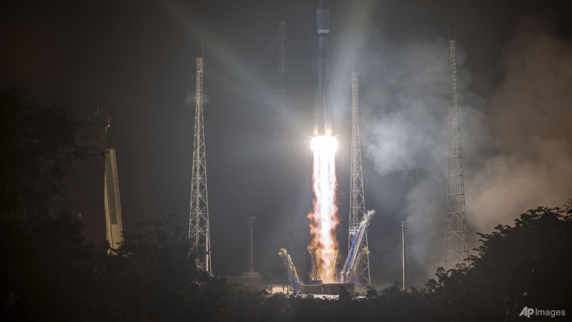 US astronaut, 2 Russian cosmonauts poised to share Soyuz ride from orbit US astronaut, 2 Russian cosmonauts poised to share Soyuz ride from orbit